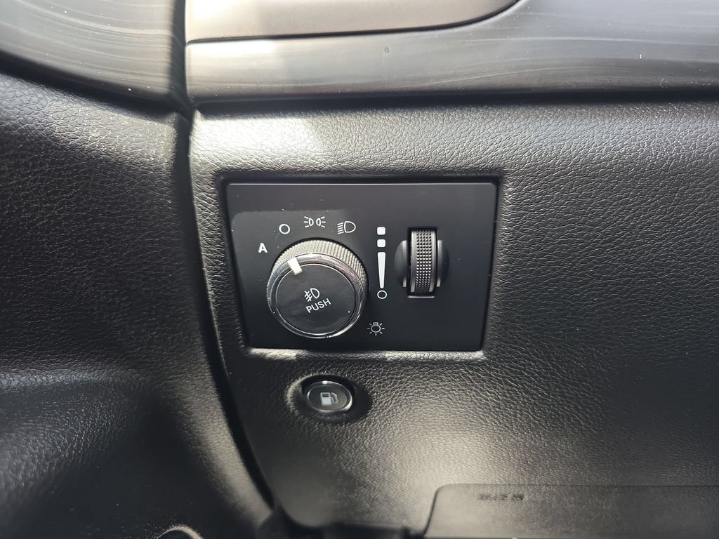 Used 2022 Jeep Grand Cherokee Laredo X AWD/4WD image 42