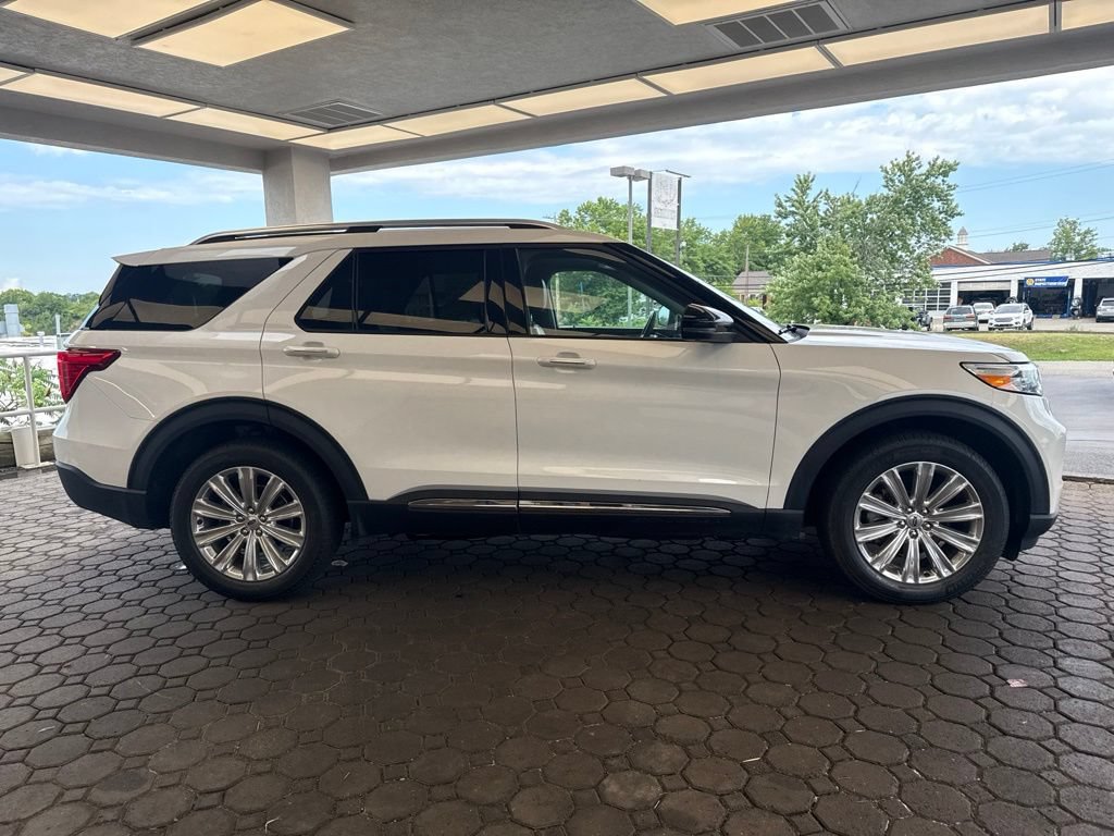 Certified 2022 Ford Explorer Limited w/ Limited Technology Package AWD/4WD image 5
