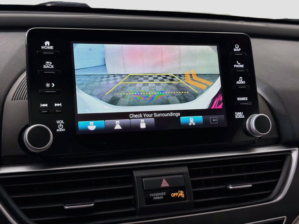 Used 2018 Honda Accord Touring image 18