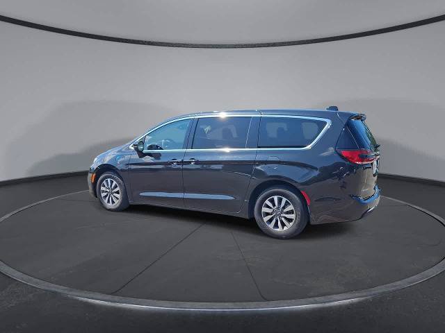 Used 2023 Chrysler Pacifica Touring-L FWD image 6