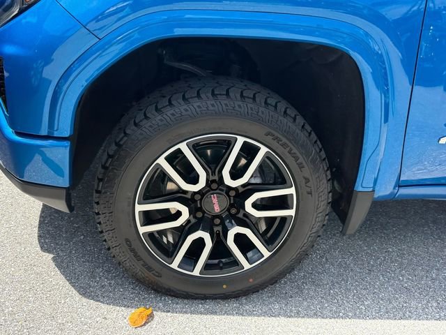 Used 2023 GMC Sierra 1500 AT4 w/ AT4 Premium Package AWD/4WD image 3