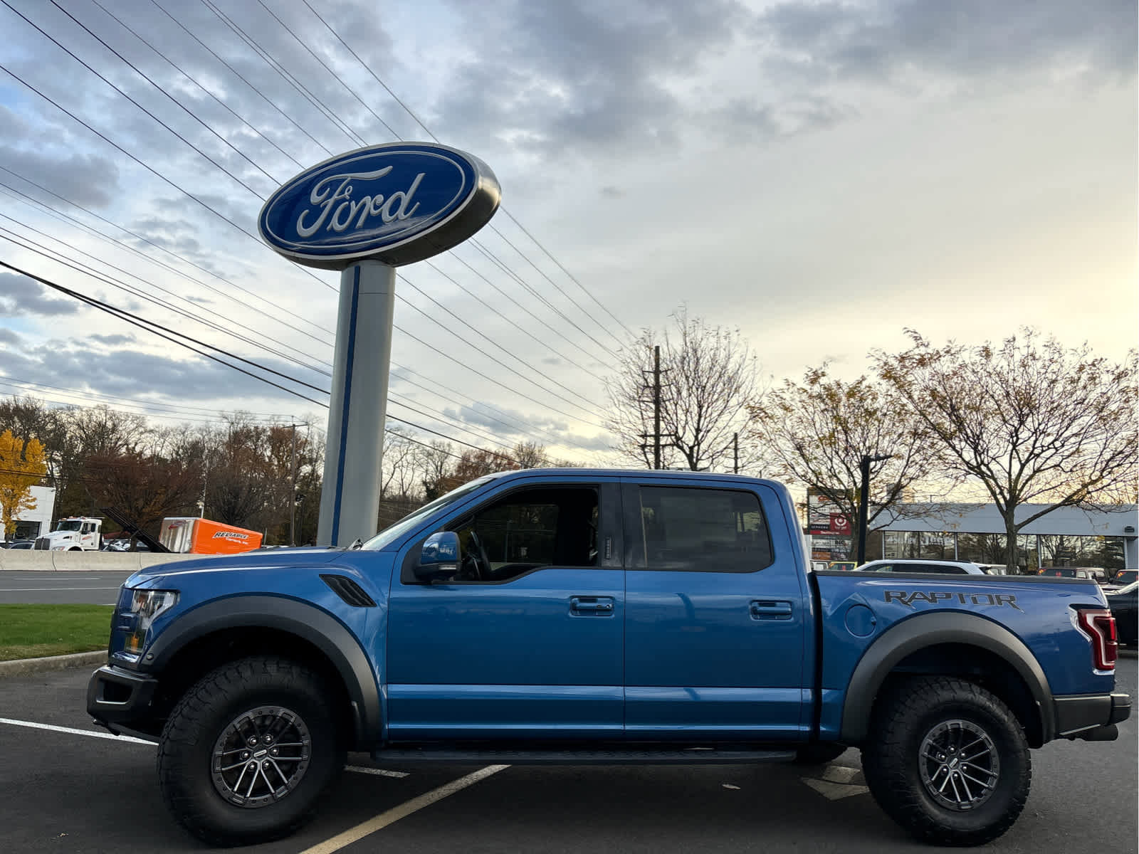 Certified 2019 Ford F150 Raptor w/ Equipment Group 802A Luxury image 2