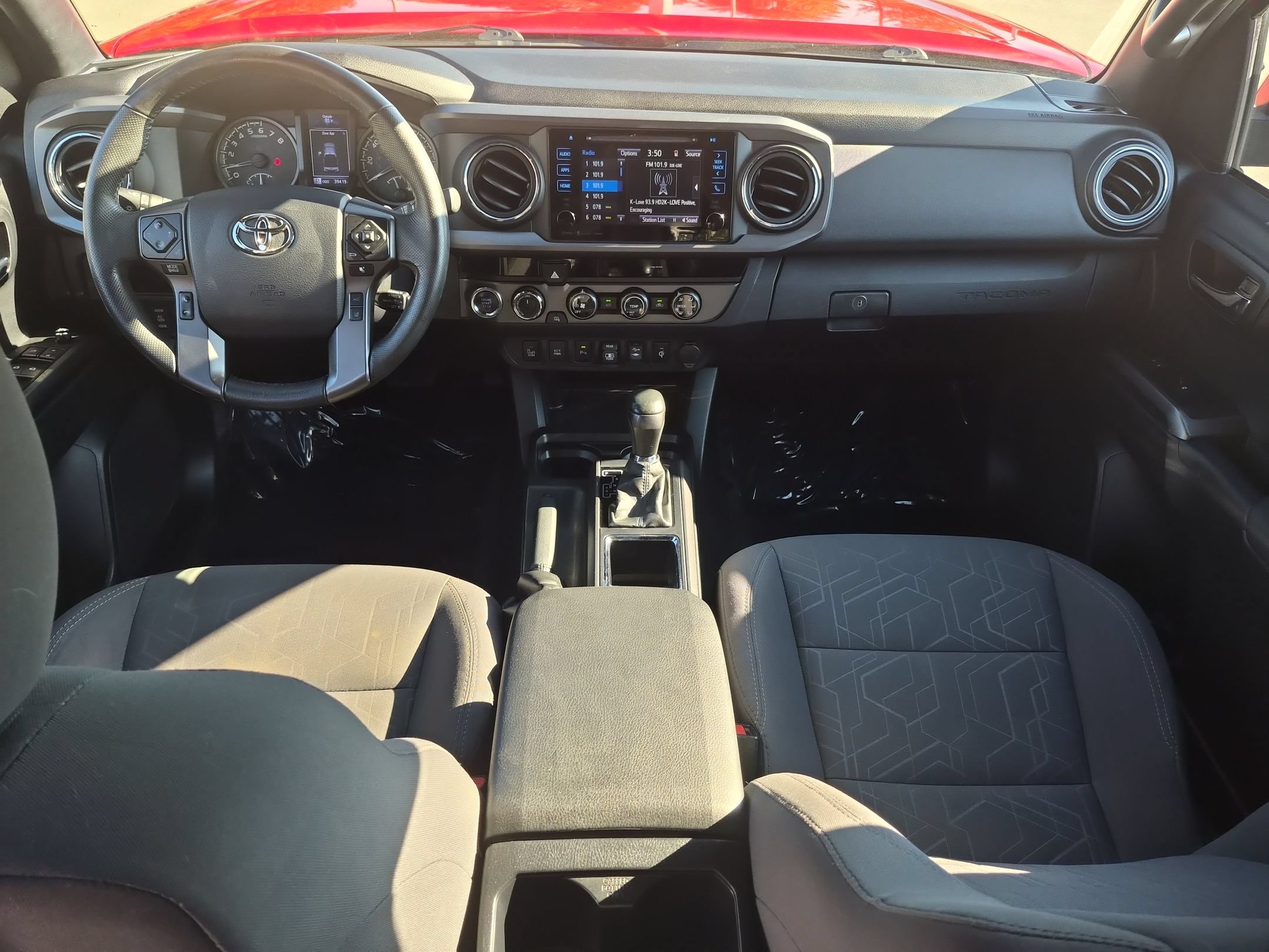 Used 2018 Toyota Tacoma TRD Off-Road w/ Technology Package AWD/4WD image 31