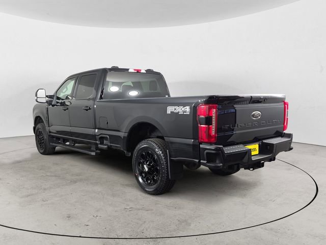 Certified 2025 Ford F350 Lariat w/ Black Appearance Package image 5