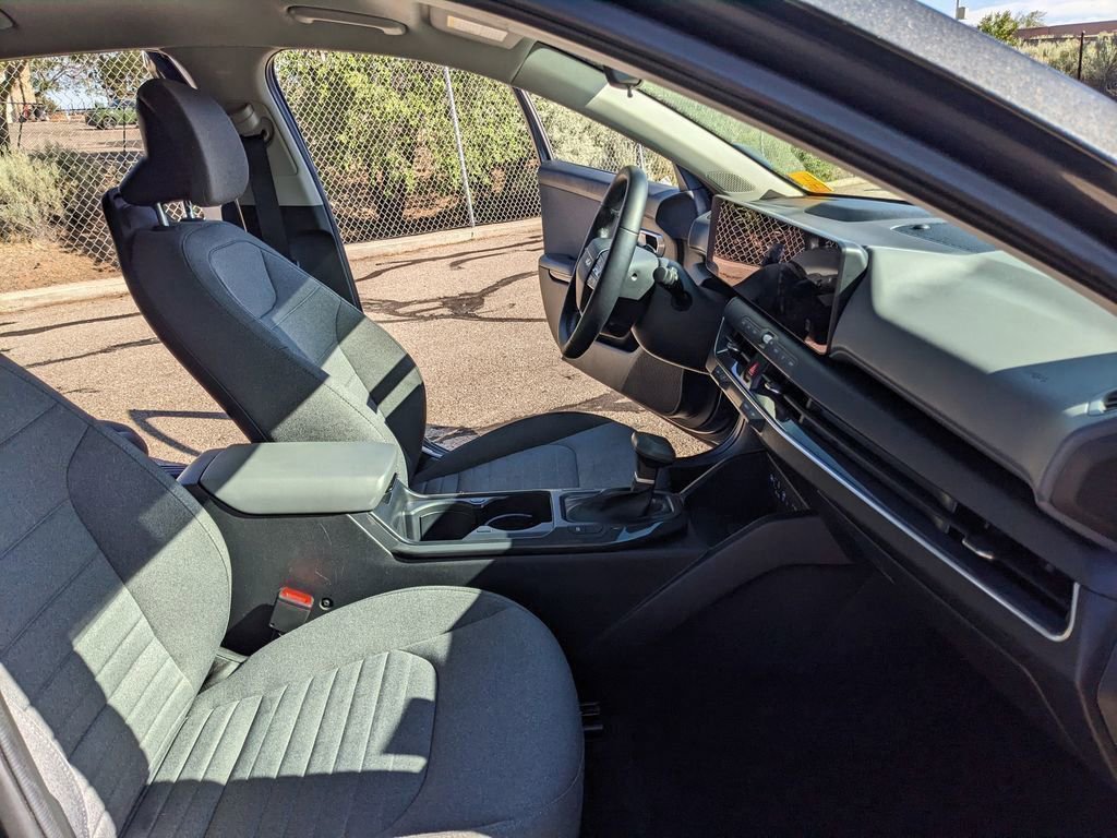 Used 2025 Kia K4 EX FWD image 19