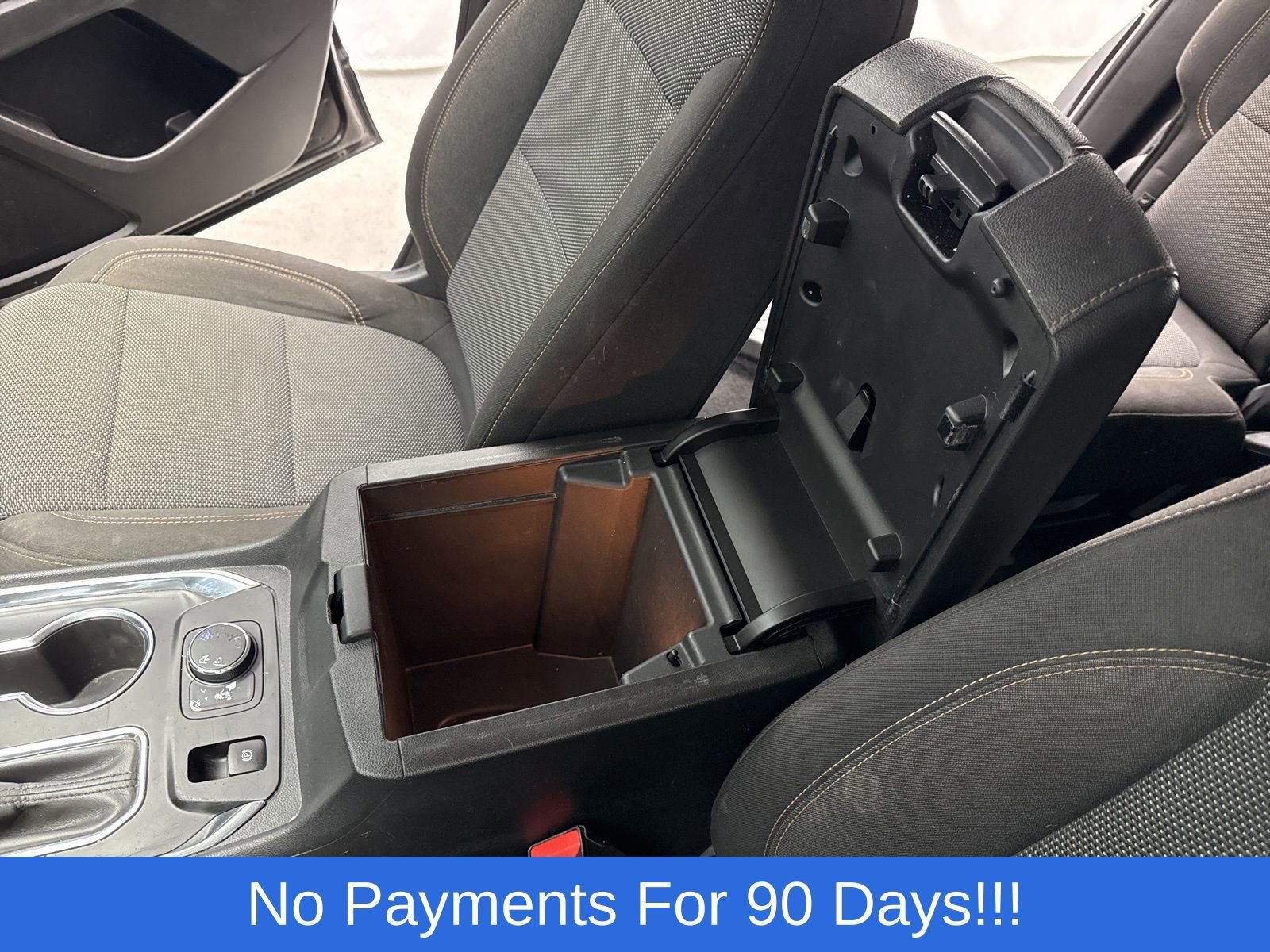 Used 2018 Chevrolet Traverse LT image 19