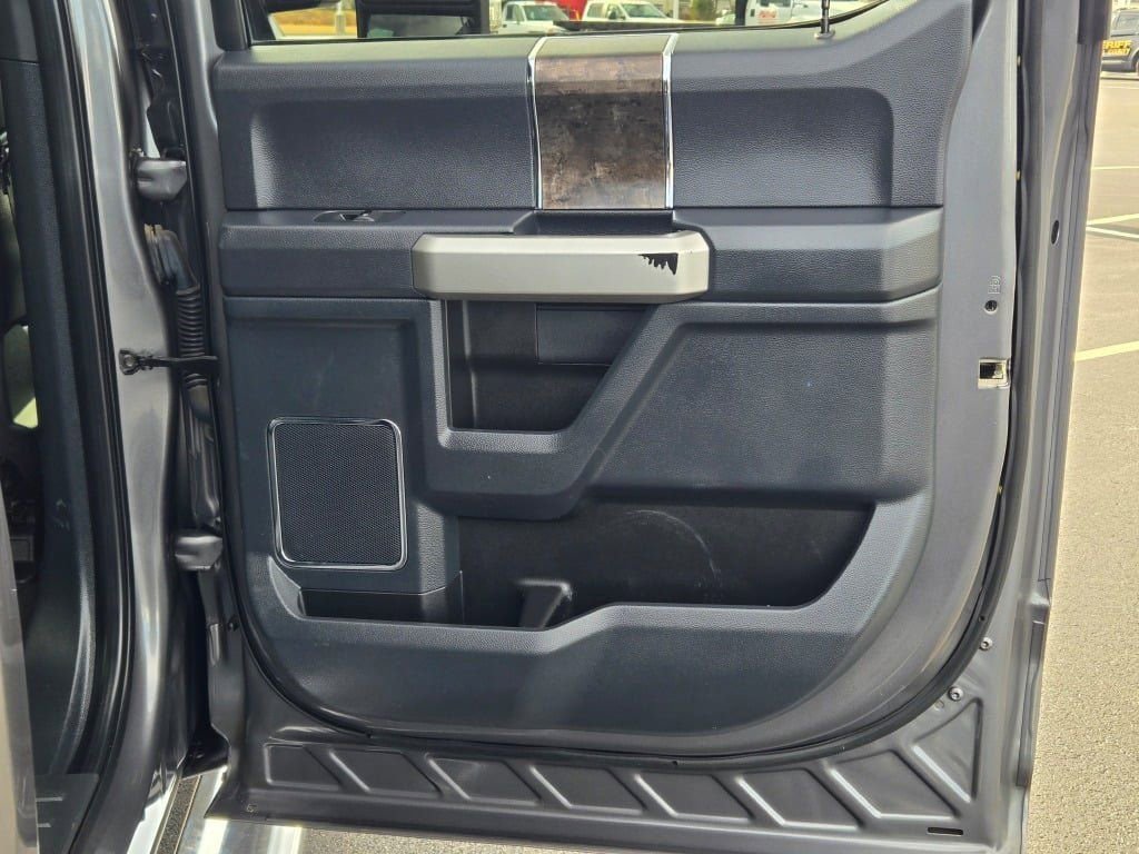 Certified 2022 Ford F250 Lariat w/ Snow Plow Prep Package image 9