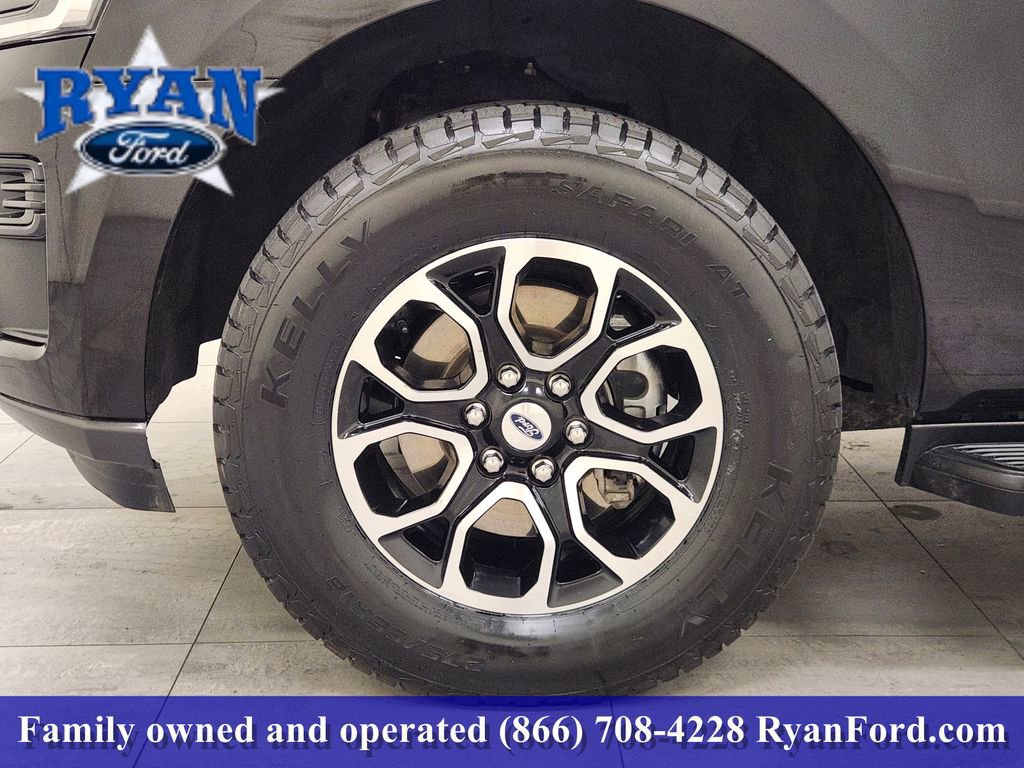 Certified 2024 Ford Expedition Max XLT image 7