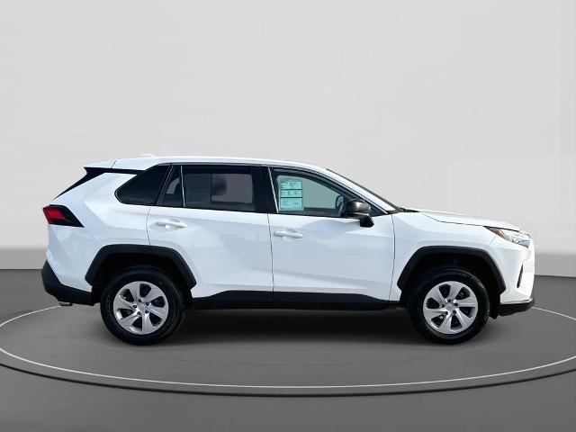 Used 2024 Toyota RAV4 LE AWD/4WD image 5