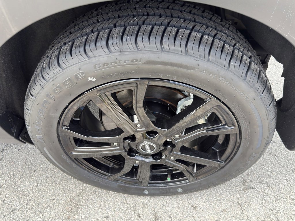 Used 2022 Nissan Kicks SR w/ Premium Package image 29