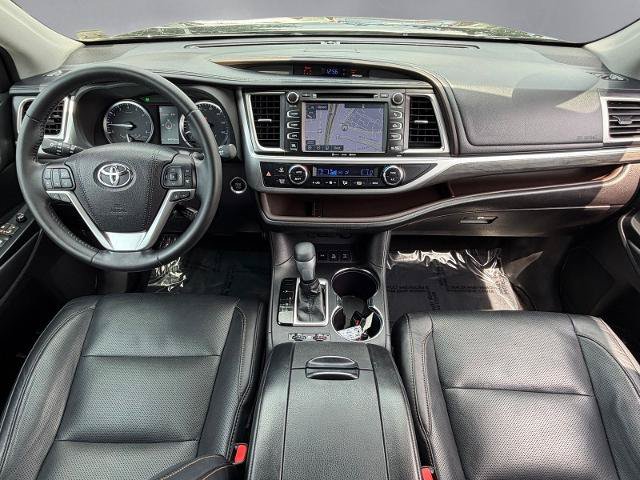 Used 2018 Toyota Highlander Limited AWD/4WD image 3