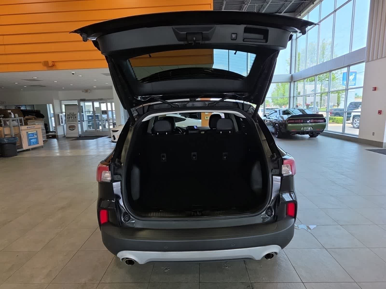 Certified 2022 Ford Escape SEL AWD/4WD image 11