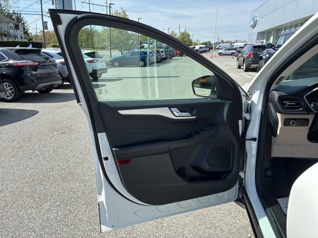 Certified 2022 Ford Escape SEL AWD/4WD image 16