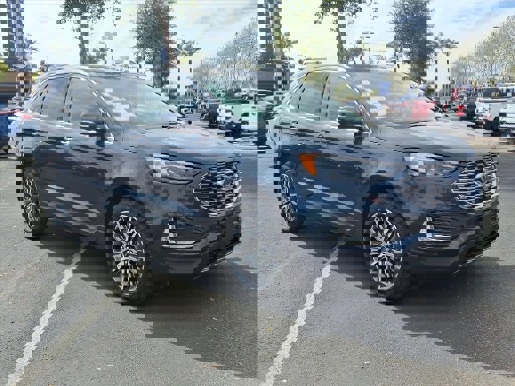 Certified 2024 Ford Edge Titanium w/ Equipment Group 301A image 2