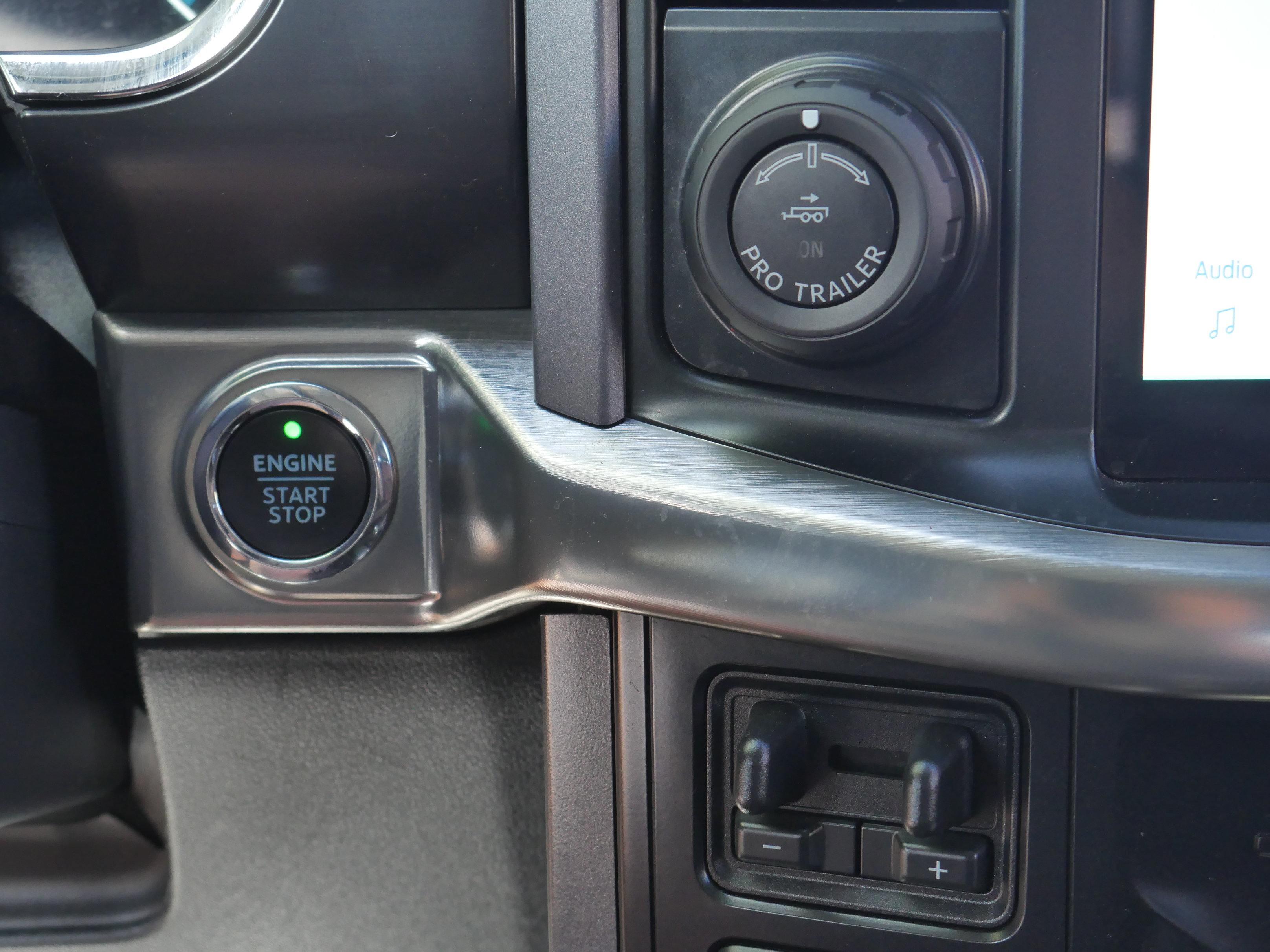 Certified 2023 Ford F150 Lariat w/ FX4 Off-Road Package AWD/4WD image 9