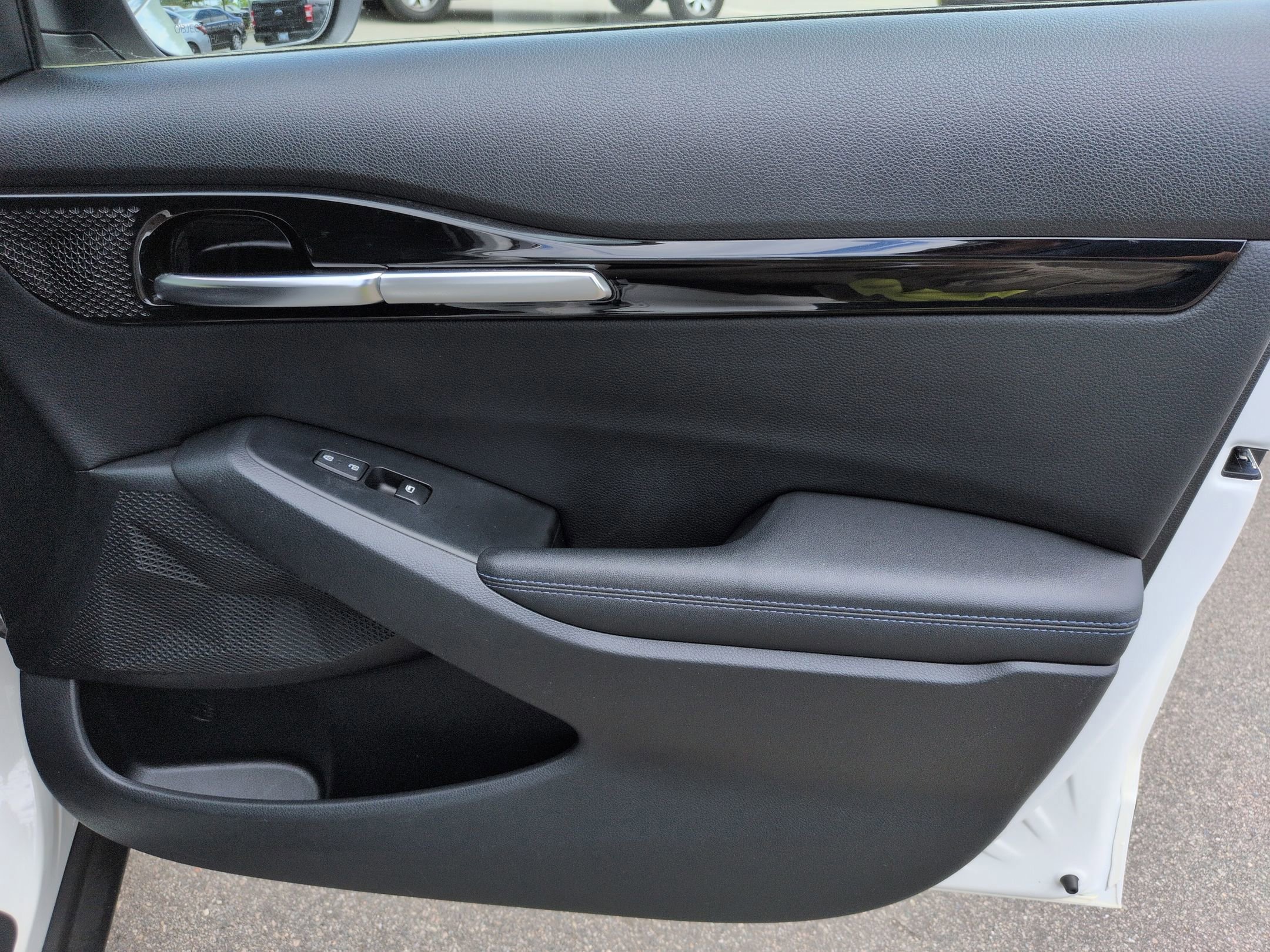 Used 2023 Kia Seltos S w/ Navigation Package image 34