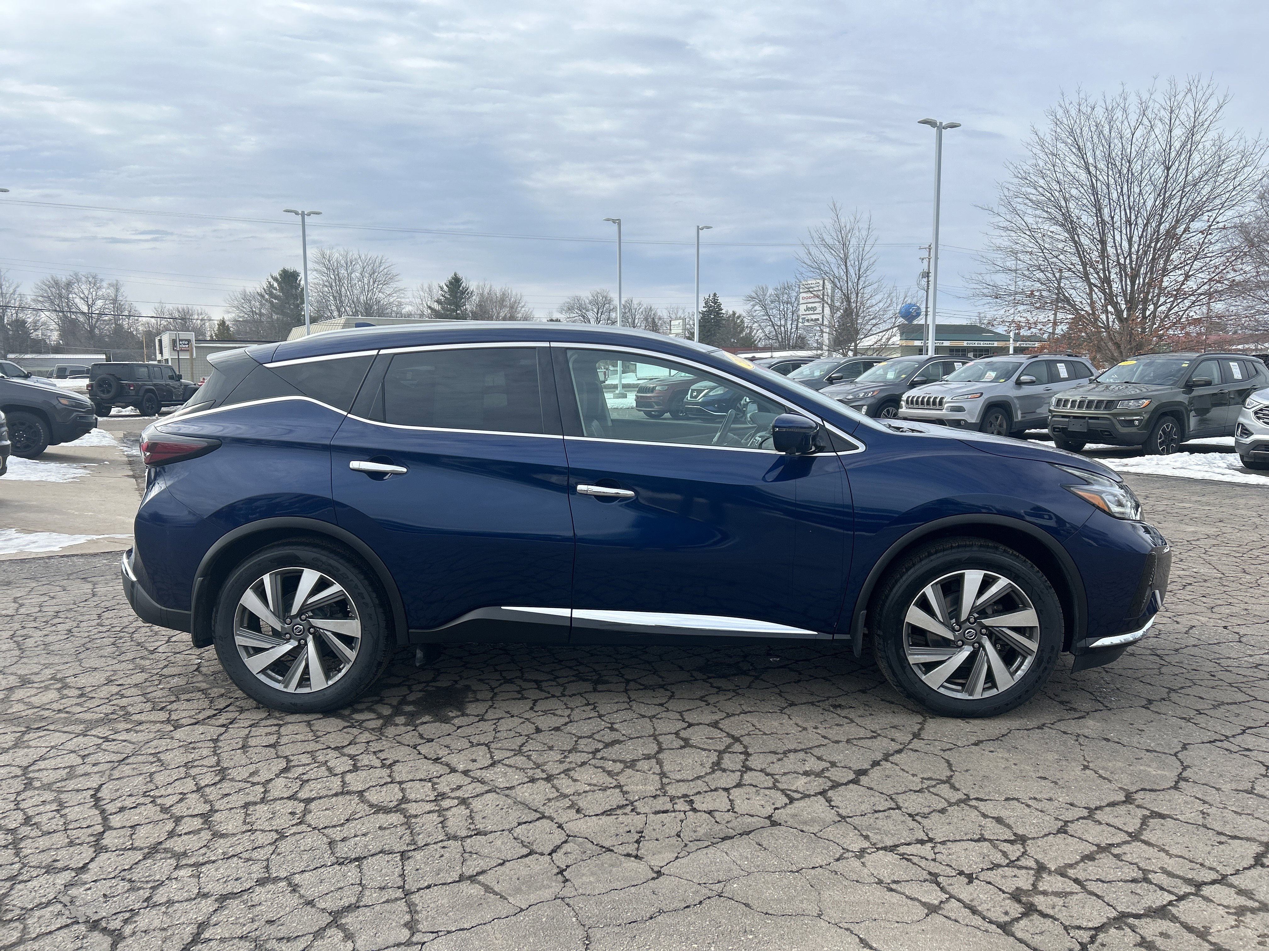 Used 2020 Nissan Murano SL image 2