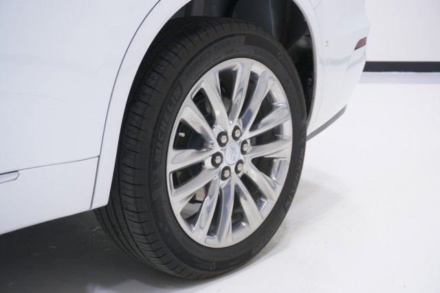 Used 2025 Cadillac XT6 Premium Luxury w/ Technology Package FWD image 15