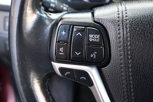 Used 2019 Toyota Highlander XLE AWD/4WD image 33