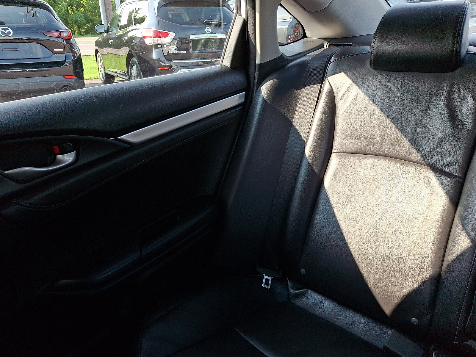 Used 2017 Honda Civic Touring image 18