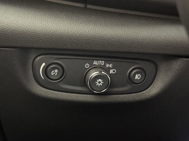 Used 2018 Buick Regal Essence w/ Driver Confidence Package #1 AWD/4WD image 37