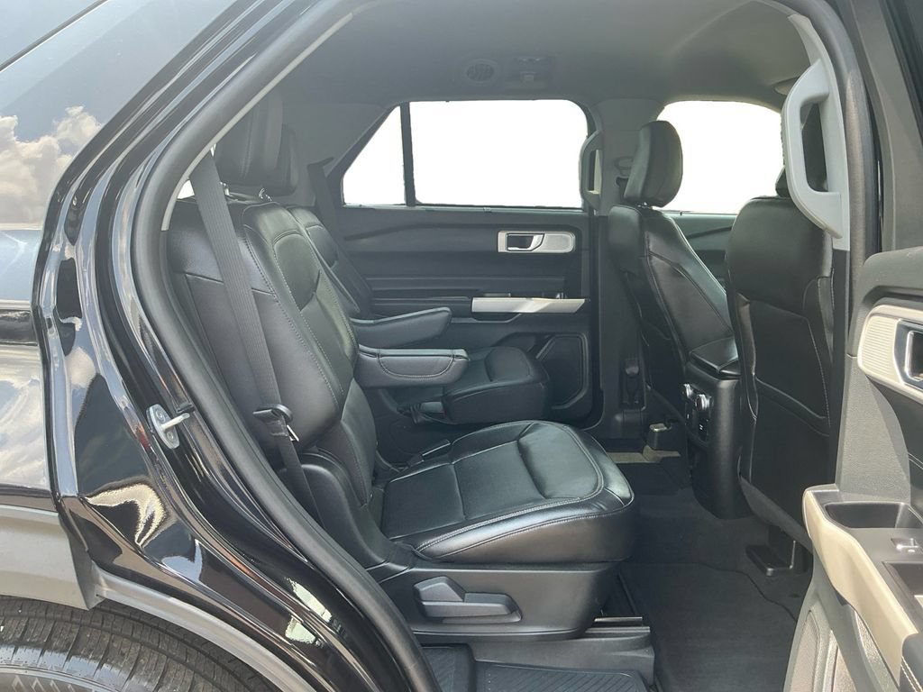 Certified 2022 Ford Explorer Limited w/ Limited Technology Package RWD image 23