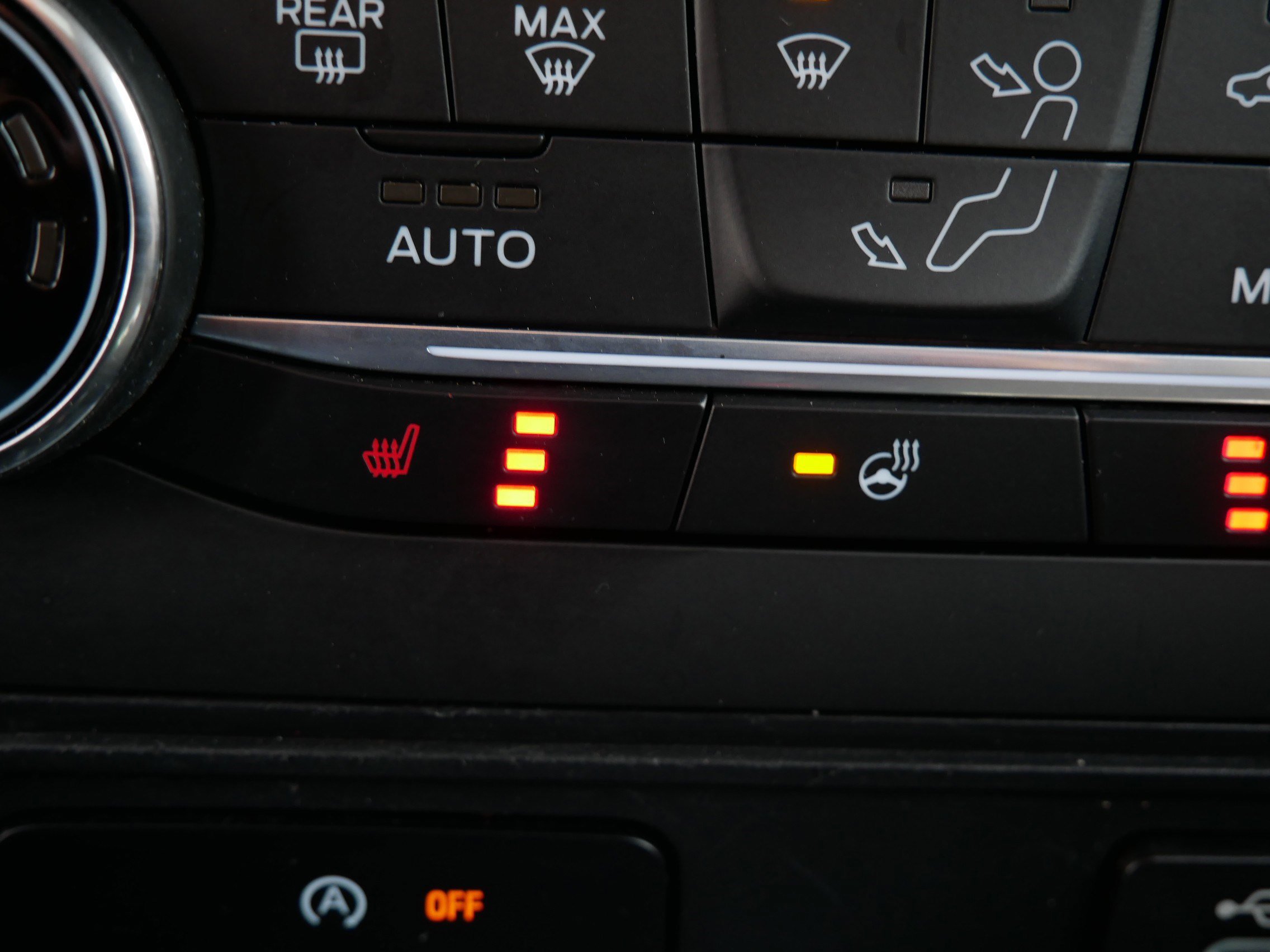 Certified 2020 Ford EcoSport SES image 34