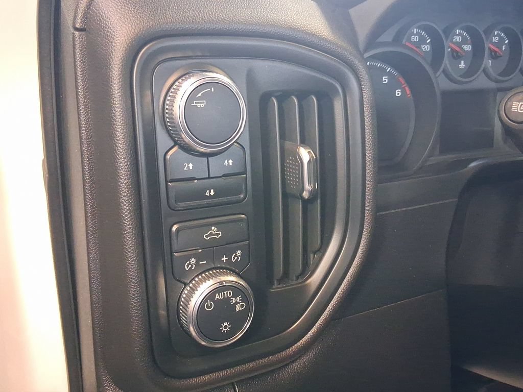 Used 2024 GMC Sierra 3500 Pro AWD/4WD image 13