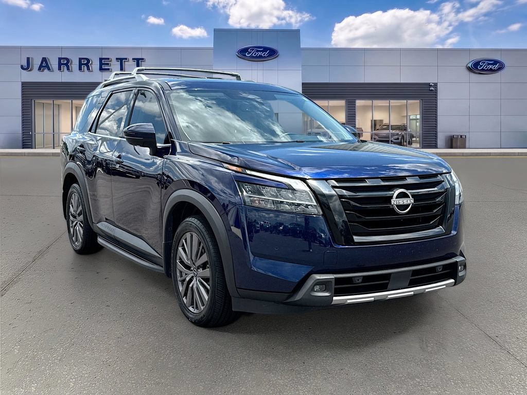 Used 2023 Nissan Pathfinder SL w/ SL Premium Package