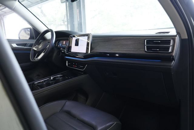 Used 2025 Volkswagen Atlas SEL AWD/4WD image 23