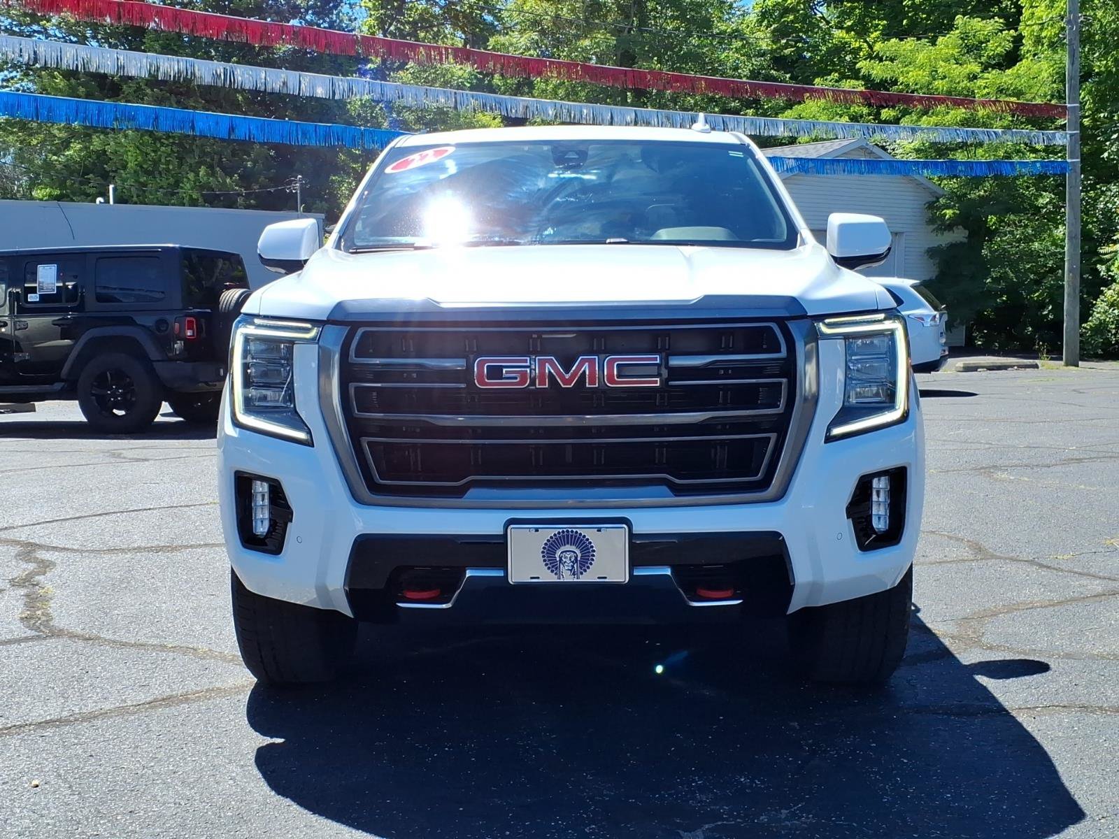 Used 2022 GMC Yukon XL AT4 AWD/4WD image 2