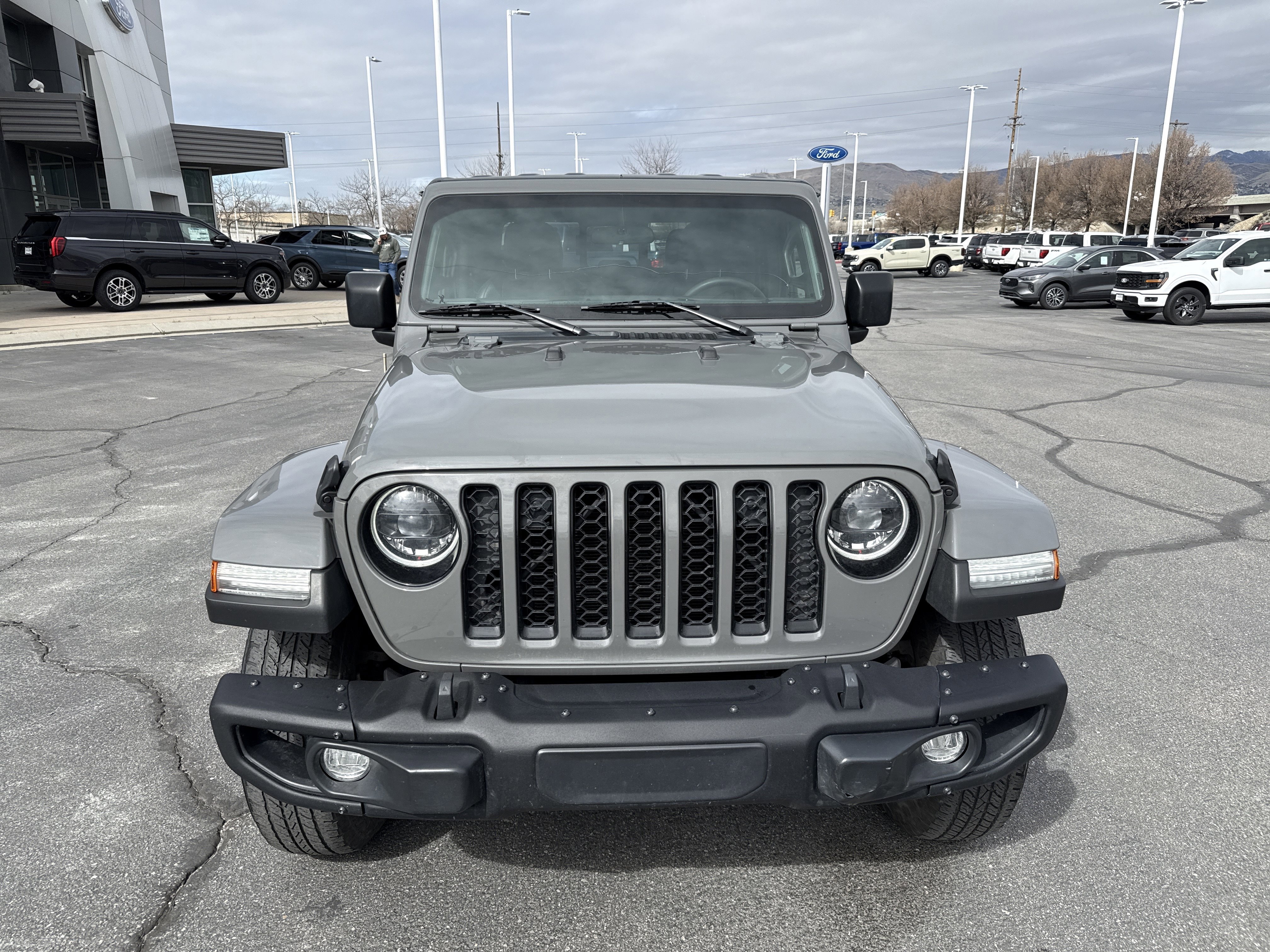 Used 2023 Jeep Gladiator Sport image 9