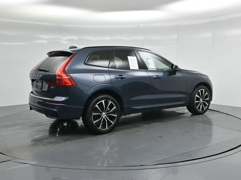 Used 2023 Volvo XC60 B5 Plus image 13