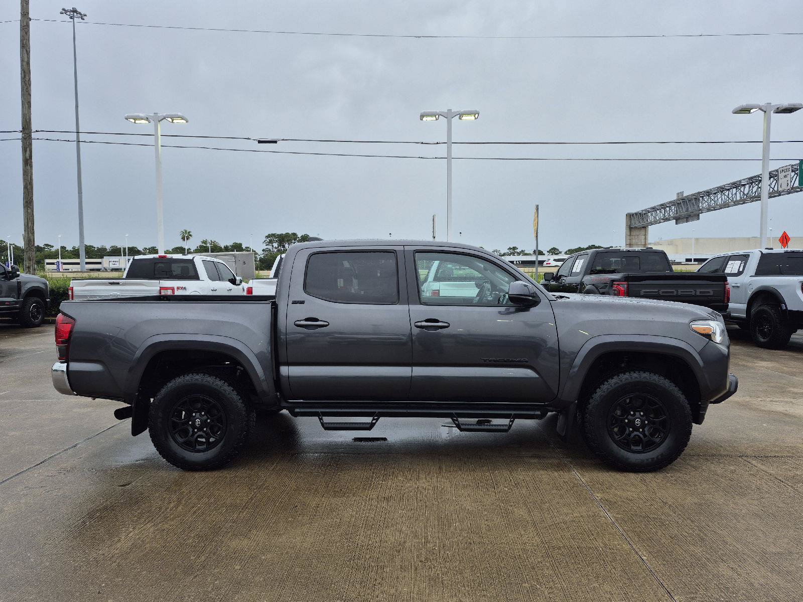 Used 2022 Toyota Tacoma SR5 RWD image 11