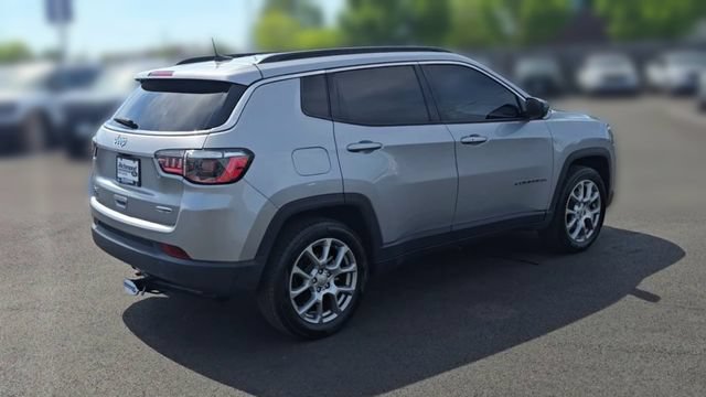 Used 2022 Jeep Compass Latitude AWD/4WD image 9