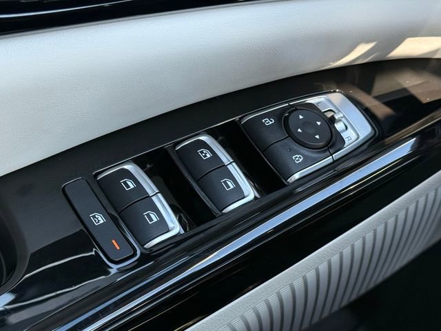 Used 2024 Kia Carnival EX FWD image 23