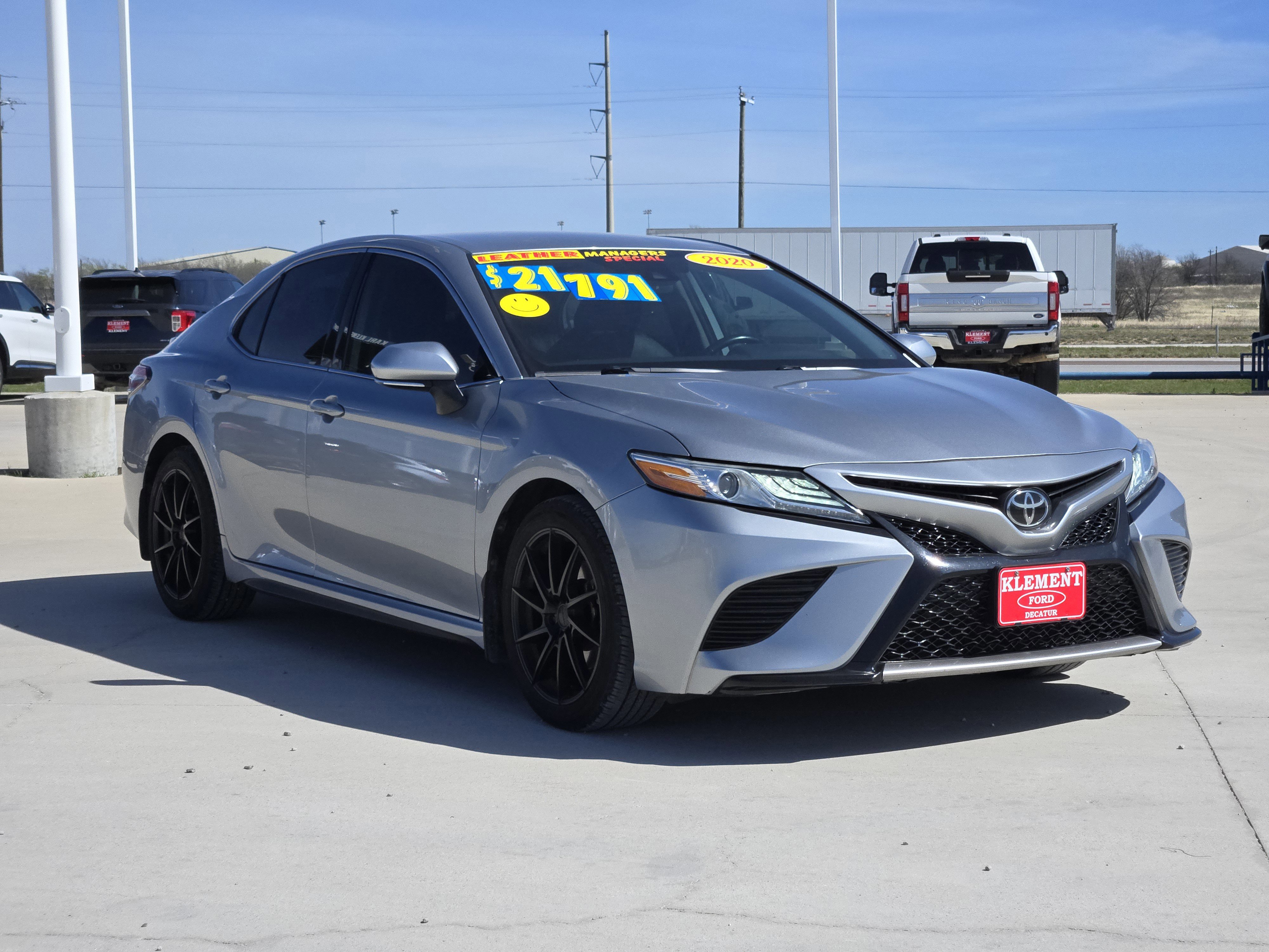 Used 2020 Toyota Camry XSE image 6