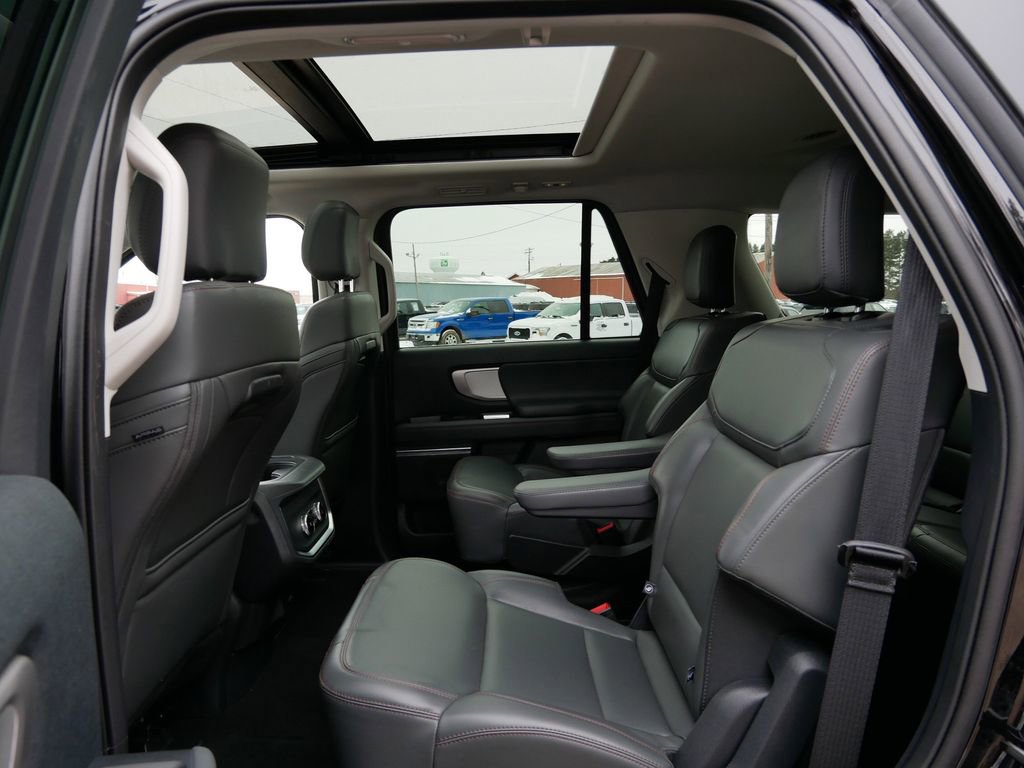 Certified 2025 Ford Expedition Active AWD/4WD image 11