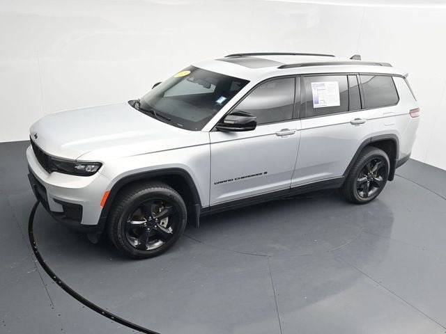 Used 2023 Jeep Grand Cherokee L Altitude AWD/4WD image 26