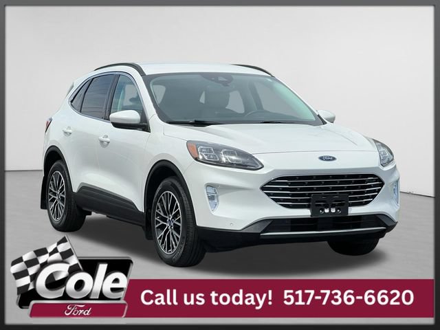 Certified 2022 Ford Escape Titanium FWD image 1