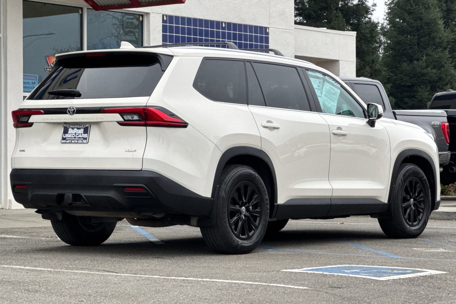 Used 2024 Toyota Grand Highlander AWD image 5