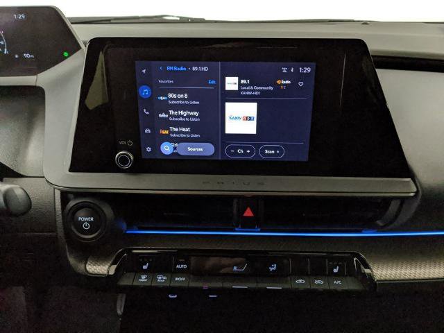 Used 2025 Toyota Prius XLE image 14