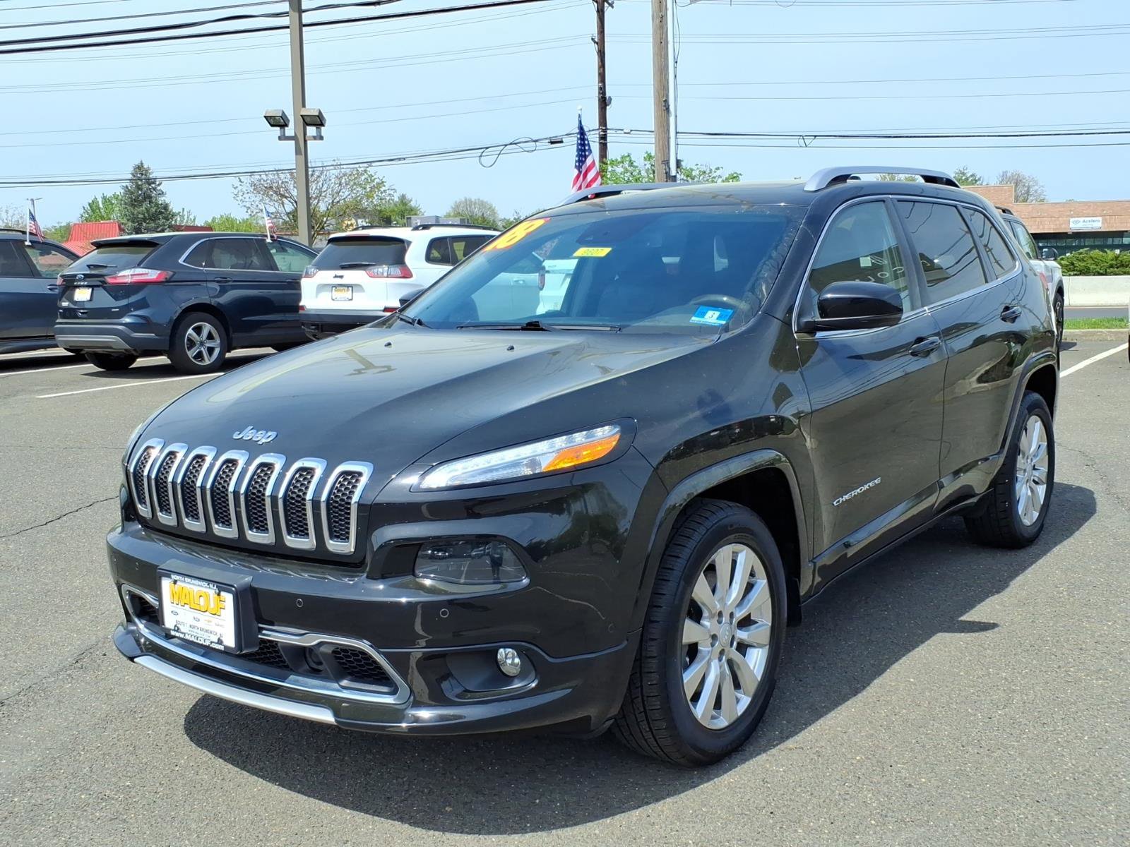 Used 2018 Jeep Cherokee Overland w/ Technology Group AWD/4WD image 3