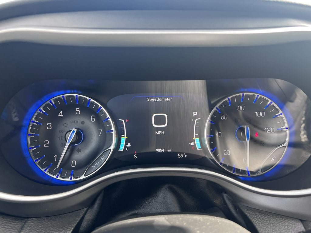 Used 2026 Chrysler Pacifica Select FWD image 28