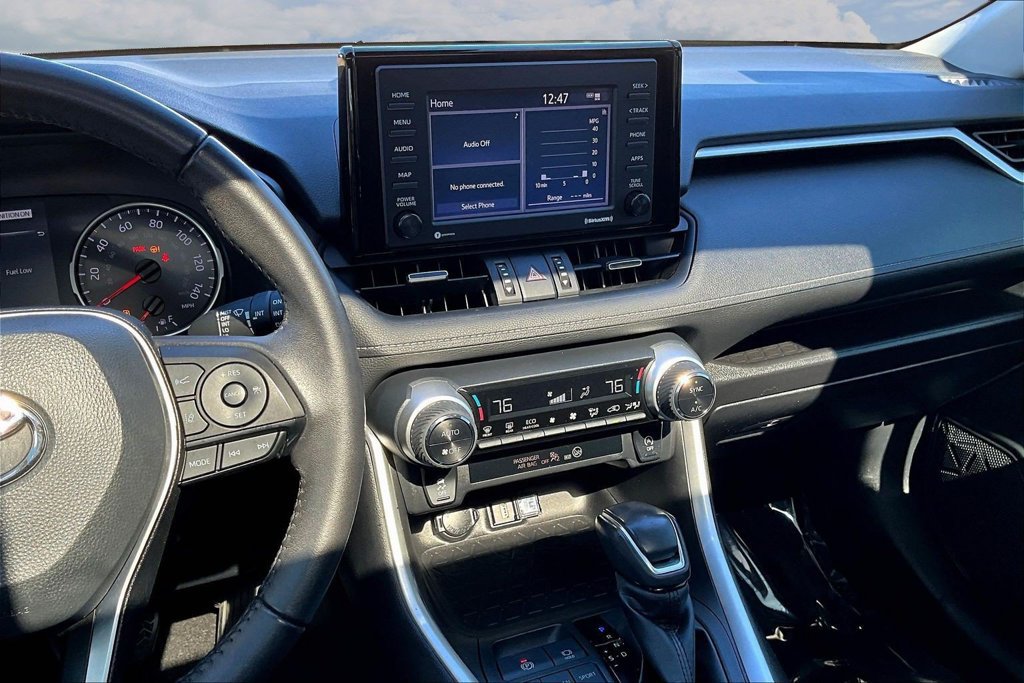 Used 2022 Toyota RAV4 XLE Premium FWD image 11
