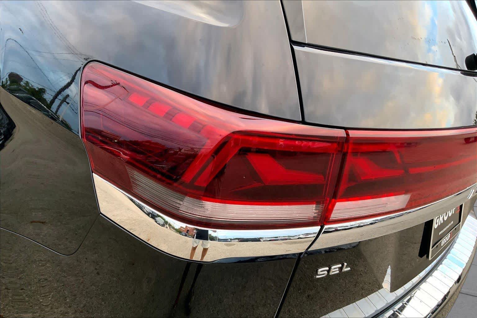 Used 2024 Volkswagen Atlas SEL Premium R-Line AWD/4WD image 26