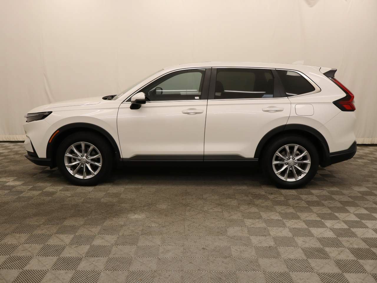 Used 2025 Honda CR-V EX image 2