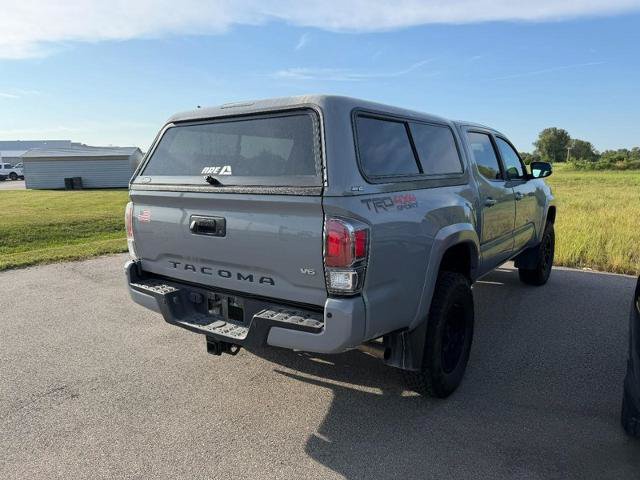 Used 2021 Toyota Tacoma TRD Sport w/ TRD Premium Sport Package AWD/4WD image 3