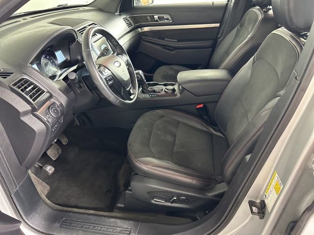 Certified 2018 Ford Explorer XLT w/ Equipment Group 202A AWD/4WD image 10