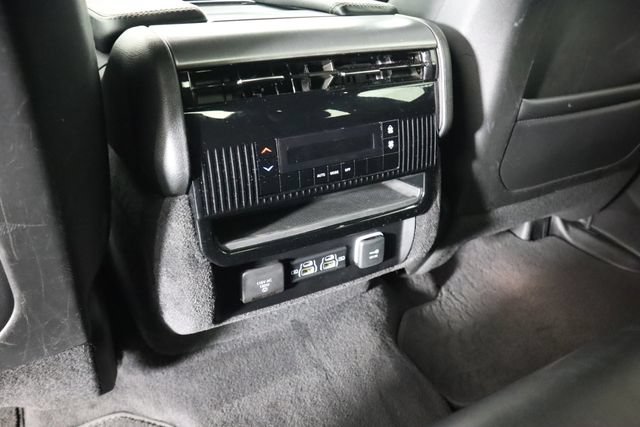 Used 2024 Jeep Wagoneer Series II AWD/4WD image 61